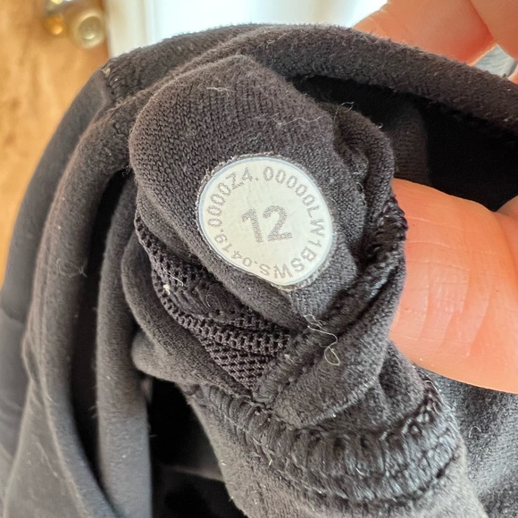 Lululemon align tank black since 12 - Picture 3 of 3